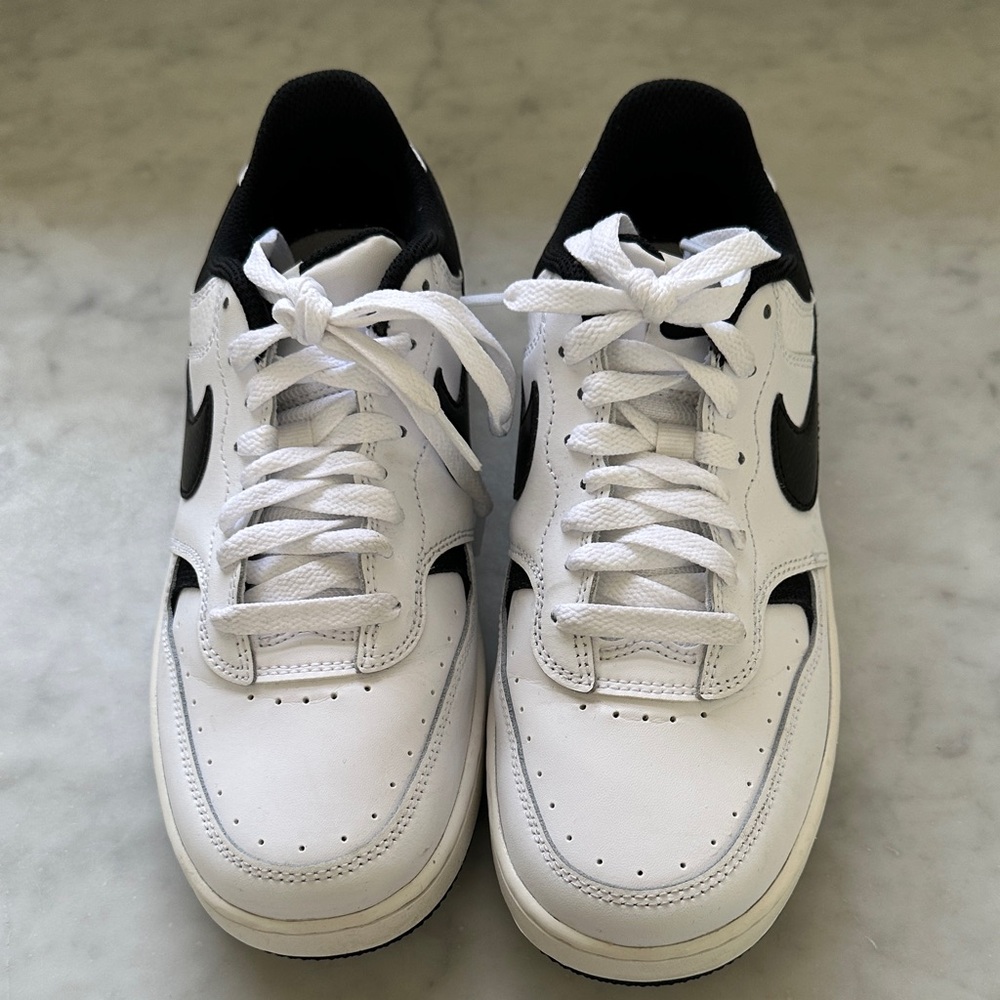 Nike Gamma Force Black and White Sneakers Size 7 - Picture 3 of 6